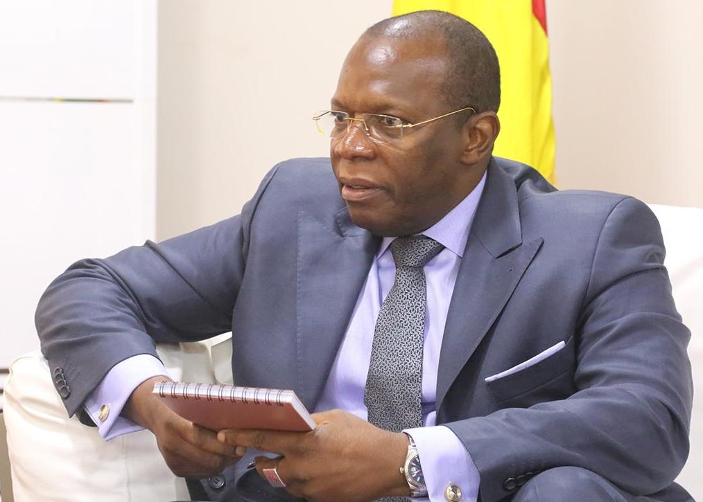 Guinée : des T-shirts au nom de Kassory Fofana relancent le débat sur la succession d’Alpha Condé