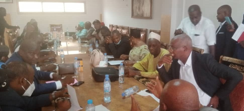 Guinée – (17) dix-sept partis politiques forment une alliance