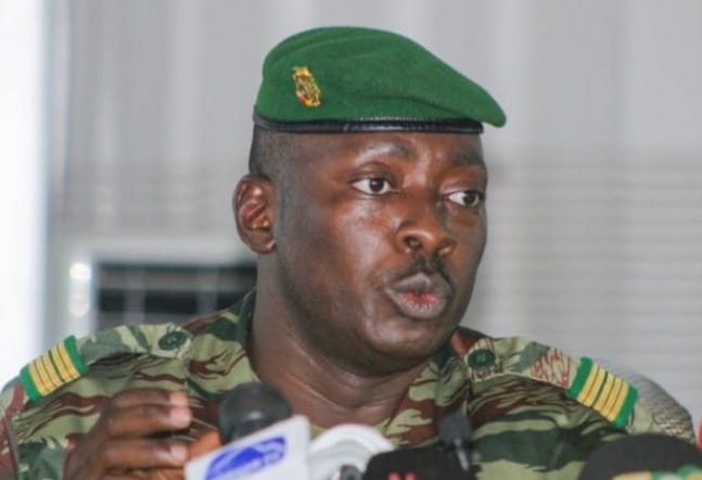 Rebaptisation de l’Aéroport : « est une décision souveraine et assumée », répond colonel Amara Camara, à l’endroit de l’association des victimes du camp Boiro