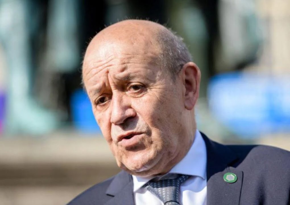 Mali: Le Drian serait impliqué dans une affaire scabreuse d’attribution d’un marché de passeports biométriques maliens
