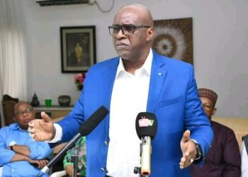 Guinée : l’ANAD « condamne la décision d’annulation de l’autorisation de voyage de Dr Fodé Oussou Fofana… »