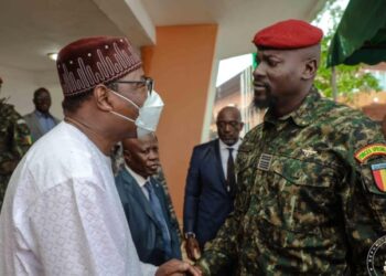 Doumbouya court-circuite la Cedeao : Une décision qui complique les relations entre la Guinée et l’organisation sous-régionale