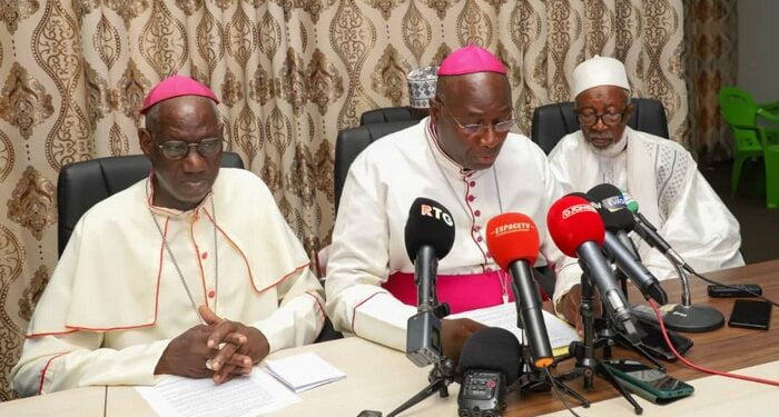 Appel des chefs religieux guinéens à la suspension des manifestations futures 